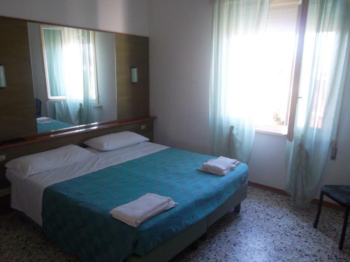 Hotel Otello Punta Marina Exterior photo